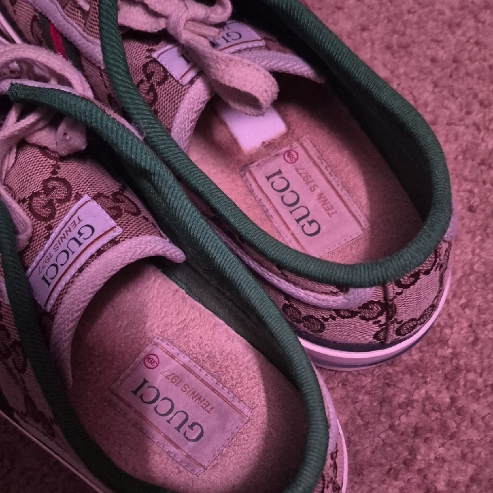 Gucci Sneakers - Beige with Red and Green Stripes - Picture 2 of 4